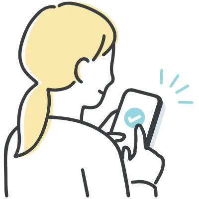 携帯の画面を操作する女性