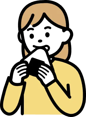 주먹밥 먹는 모습