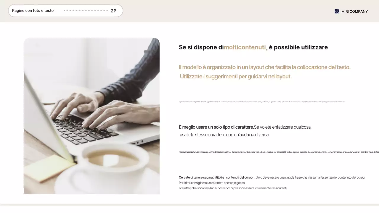 Consegna di informazioni predefinite beige sul luogo di lavoro