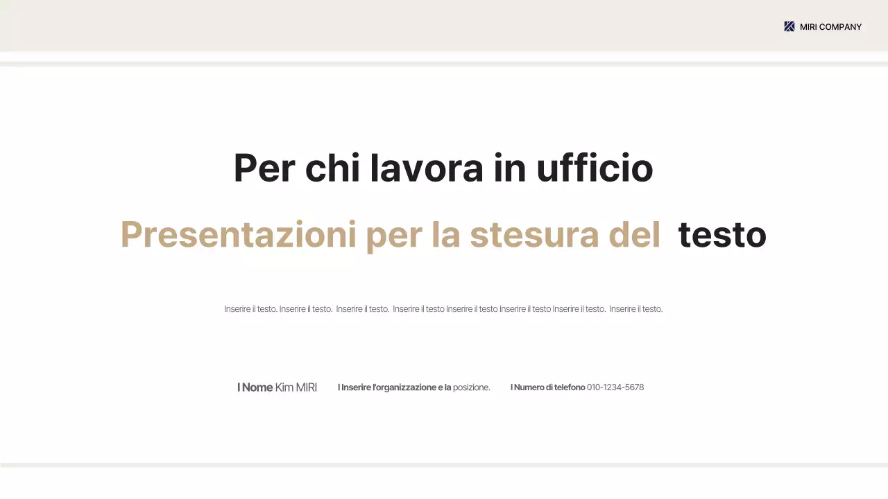 Consegna di informazioni predefinite beige sul luogo di lavoro