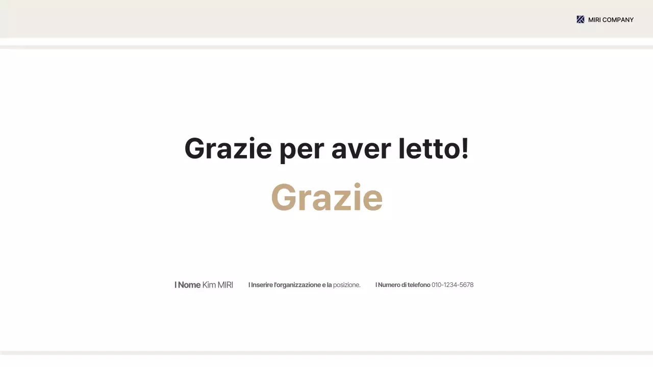 Consegna di informazioni predefinite beige sul luogo di lavoro