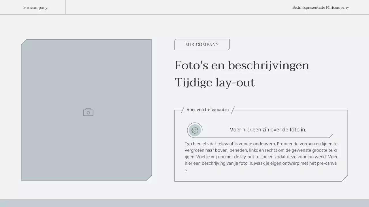 Een eenvoudig, emotioneel zakelijk rapport in lichtblauw en wit