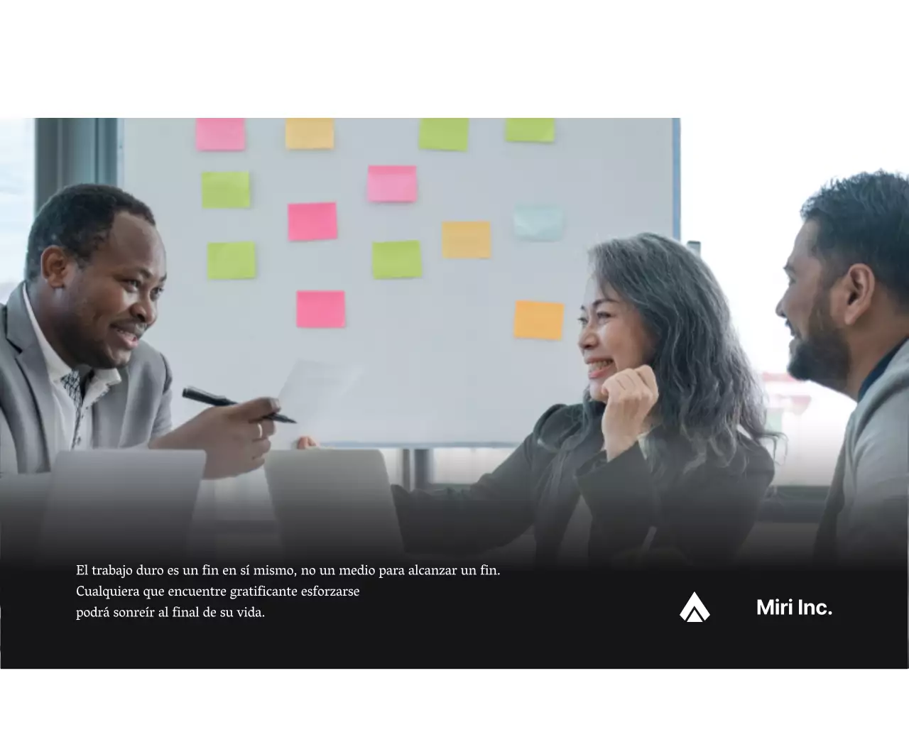 Un sencillo calendario corporativo en gris