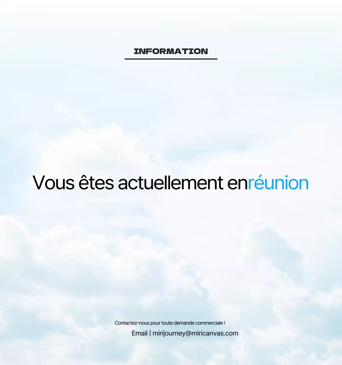 Une agence de voyage qui célèbre les fêtes de fin d'année avec des photos de voyages saisonniers et une mise en page claire et audacieuse.