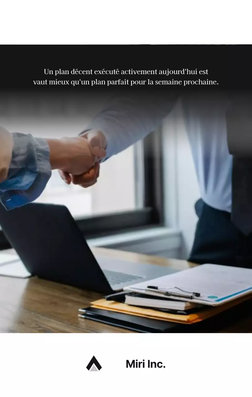 Un calendrier d'entreprise simple en gris