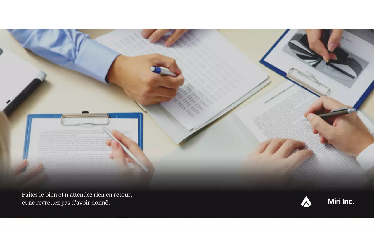 Un calendrier d'entreprise simple en gris