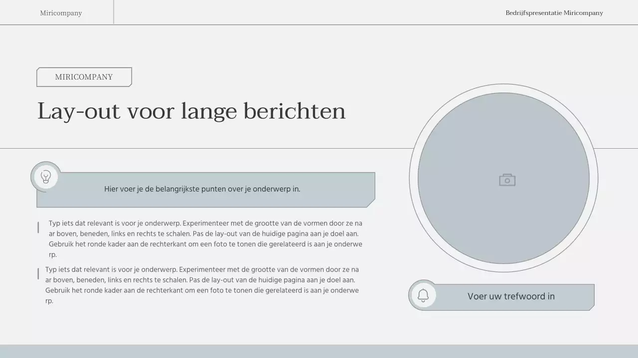 Een eenvoudig, emotioneel zakelijk rapport in lichtblauw en wit