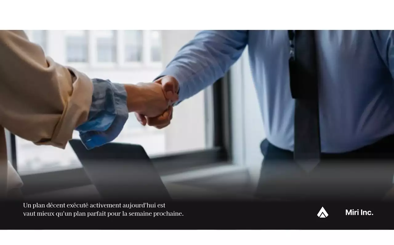 Un calendrier d'entreprise simple en gris