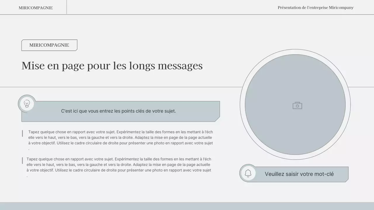 Un rapport d'activité simple et émotionnel en bleu clair et blanc