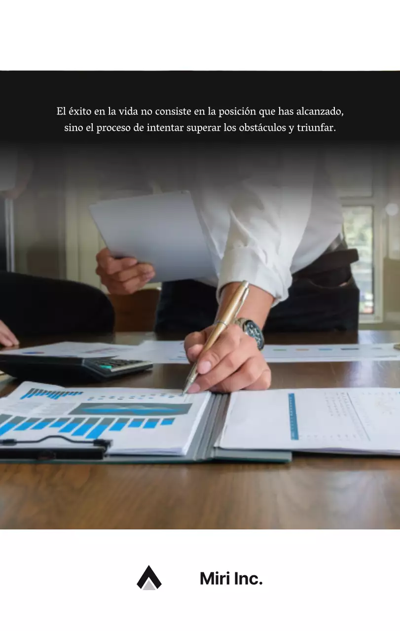 Un sencillo calendario corporativo en gris