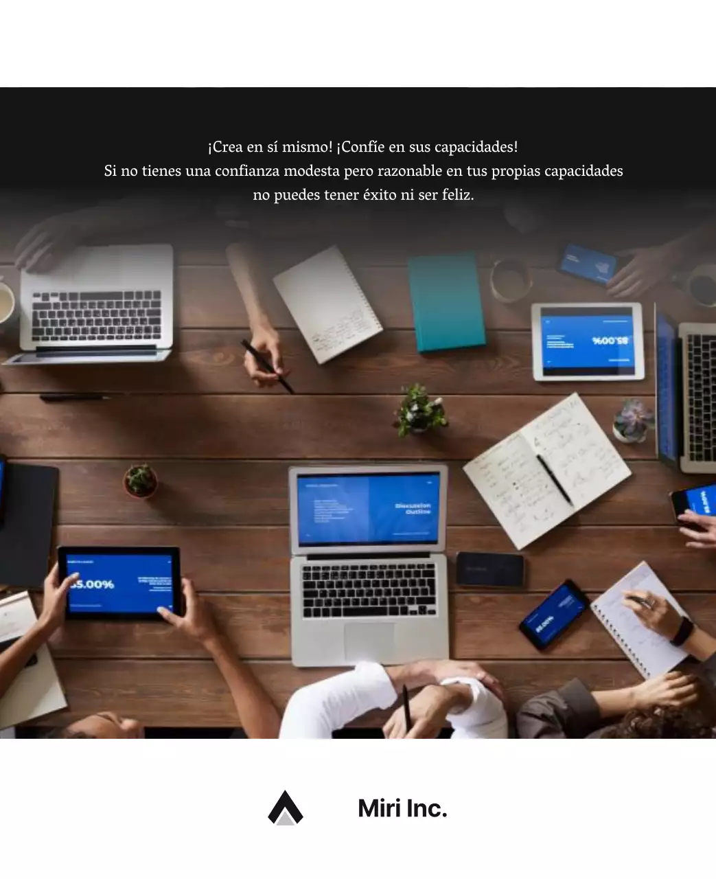 Un sencillo calendario corporativo en gris
