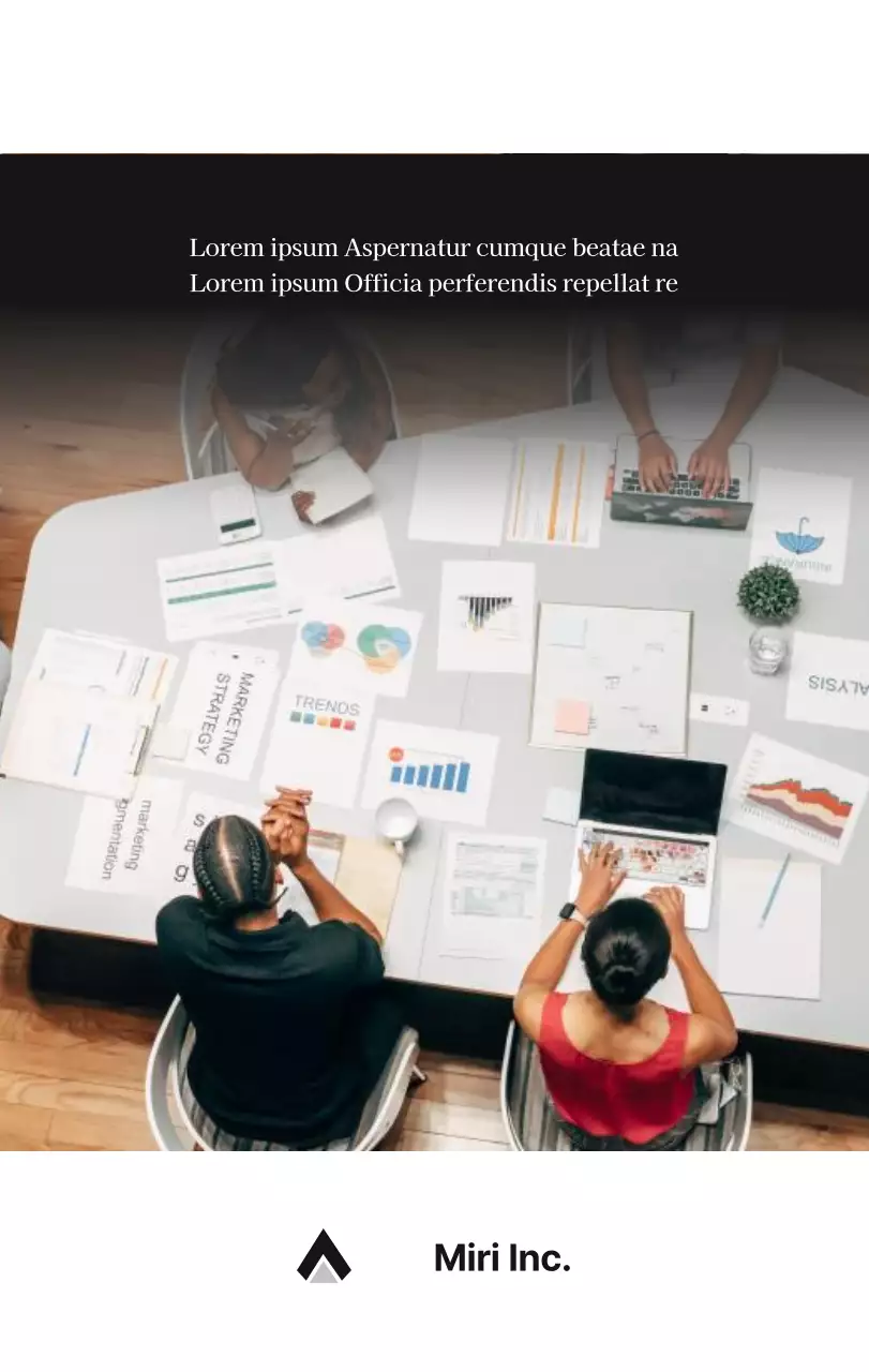 Un calendrier d'entreprise simple en gris