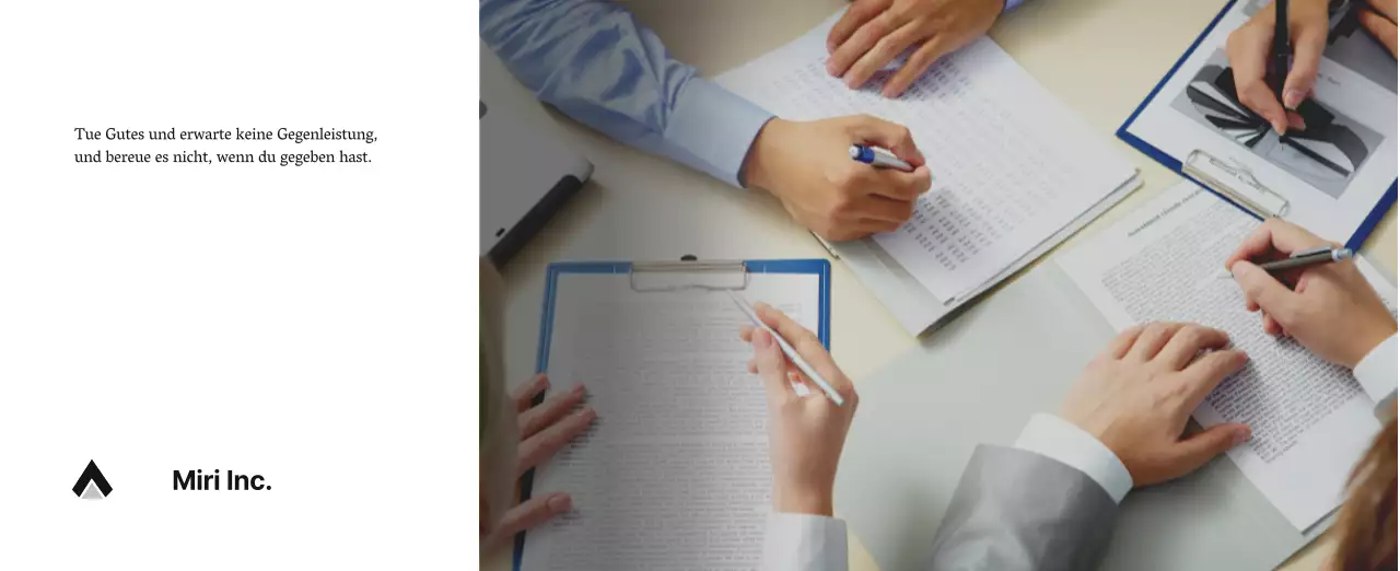 Ein einfacher Unternehmenskalender in Grau