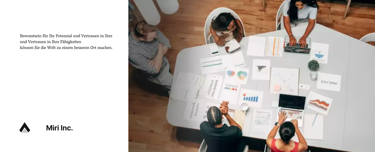 Ein einfacher Unternehmenskalender in Grau