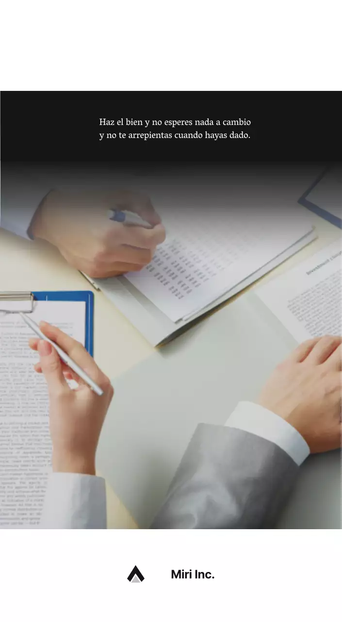 Un sencillo calendario corporativo en gris