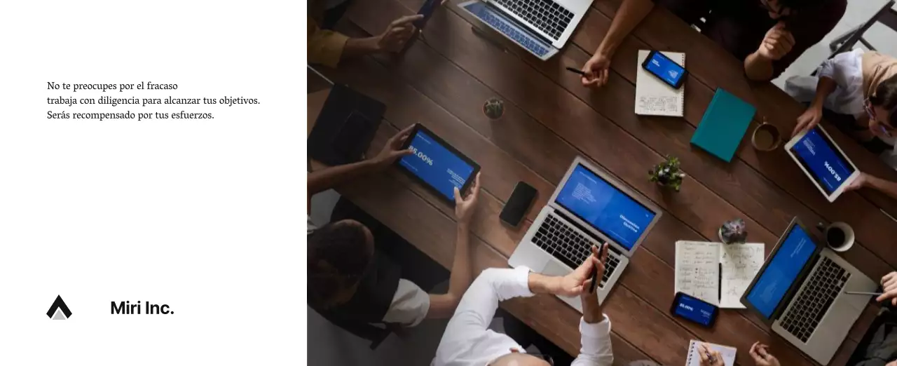 Un sencillo calendario corporativo en gris