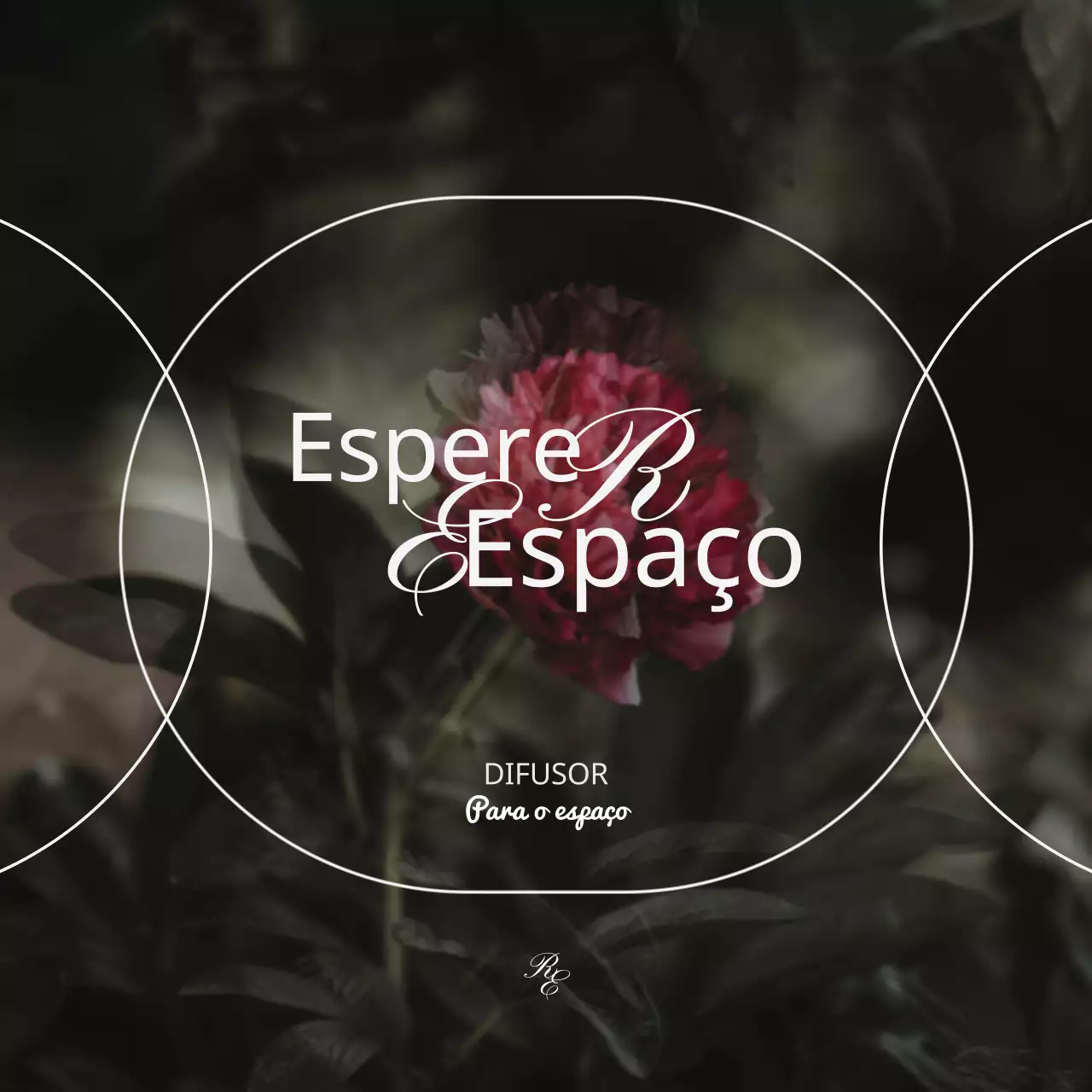 Um difusor de luxo com imagens florais vintage em cores suaves para apresentar os produtos