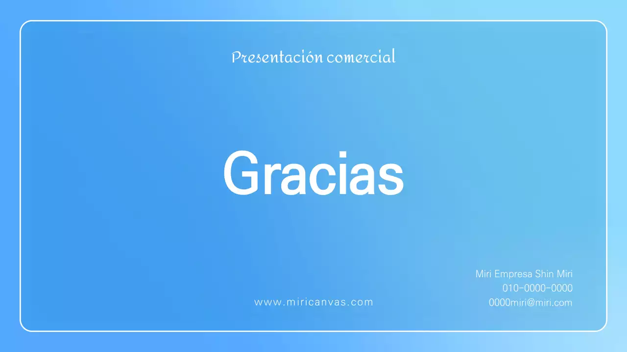 Presentación empresarial minimalista en azul claro y blanco