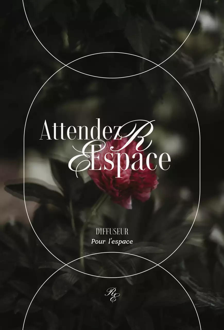 Un diffuseur luxueux avec une imagerie florale vintage dans des couleurs sourdes pour mettre en valeur les produits.