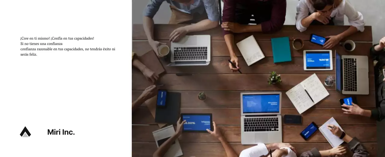 Un sencillo calendario corporativo en gris