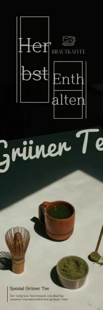 Die Grünteekarte von Cafe Green Tea zeichnet sich durch ein klares Layout und Akzente in englischer Kursivschrift und Manuskriptpapier aus.