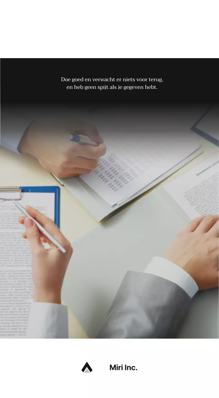 Een eenvoudige bedrijfskalender in grijs