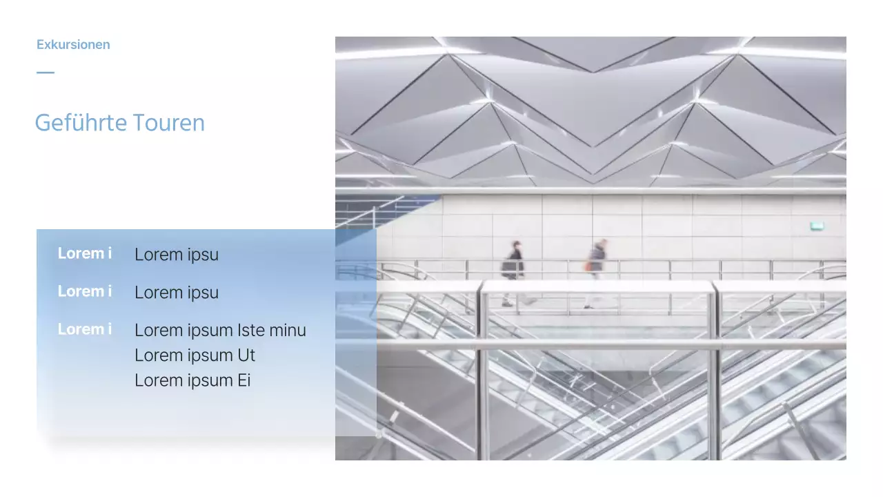 Kursorientierung anhand eines Fotos mit einem hellblauen und weißen Farbverlauf