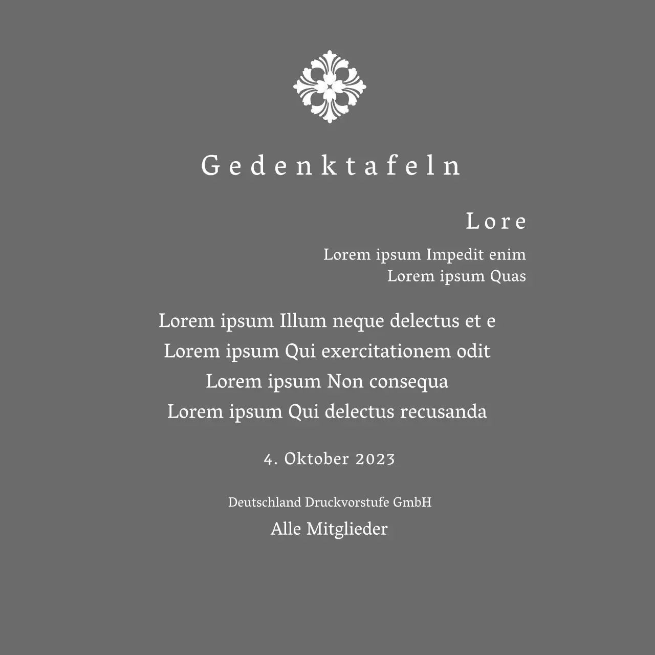 Eine königlich anmutende Inbetriebnahmetafel mit kunstvoller Verzierung