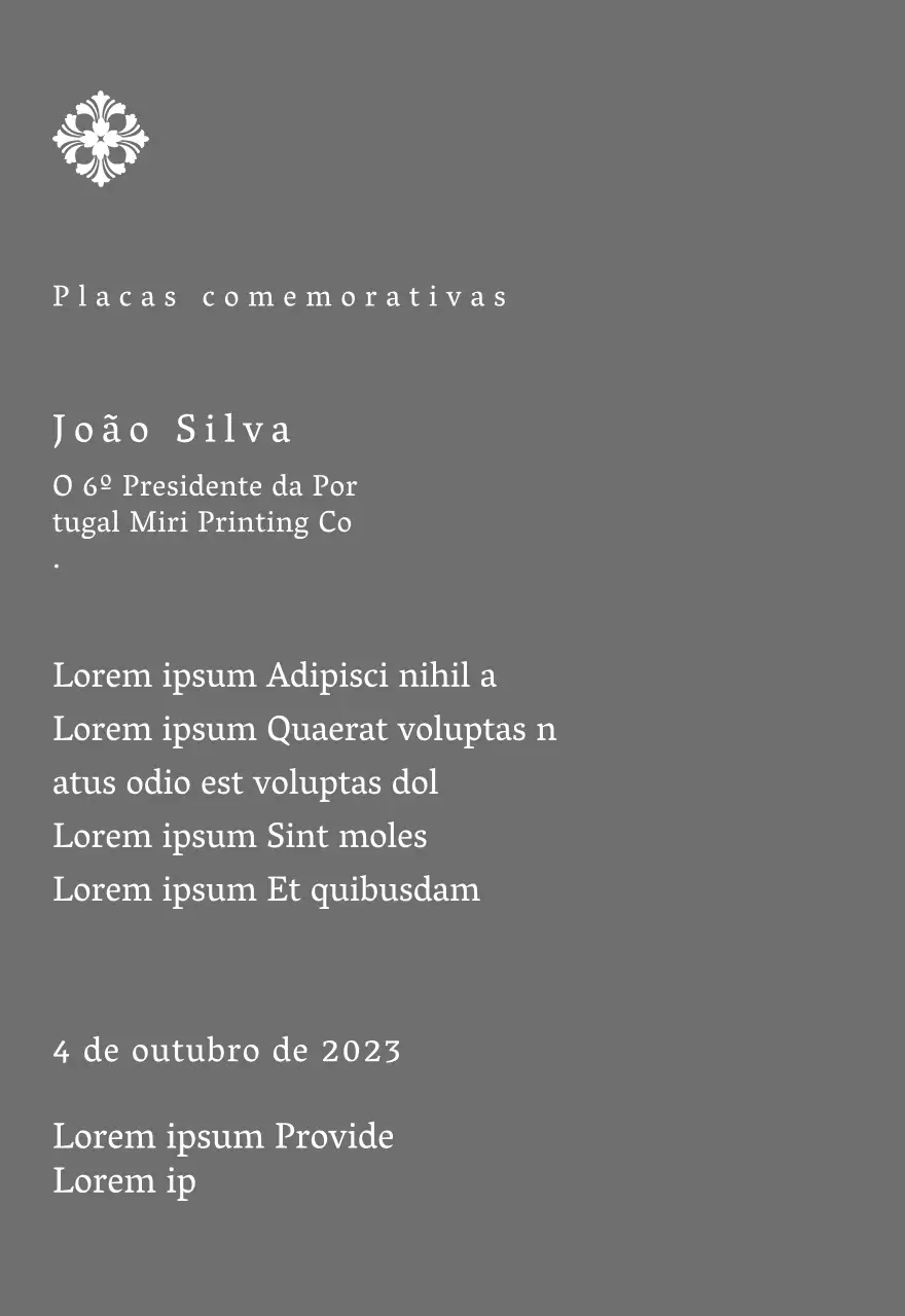 Uma placa de comissionamento de aspeto régio com uma decoração elaborada