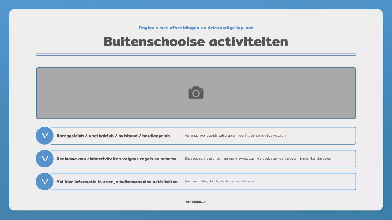 Promoot je nieuwsbrief met een eenvoudige brief in blauw en marineblauw