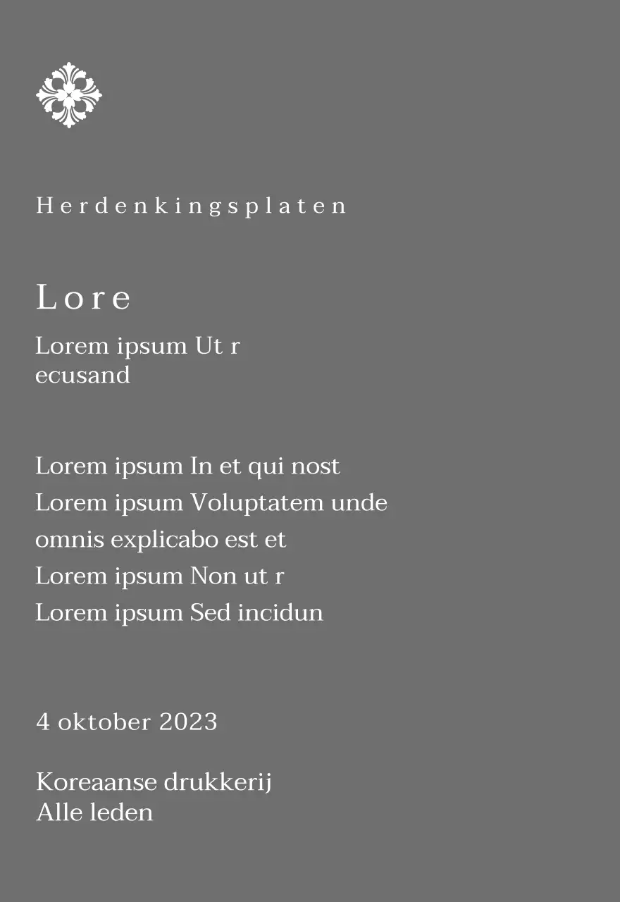 Een vorstelijk uitziende plaquette met uitgebreide decoratie