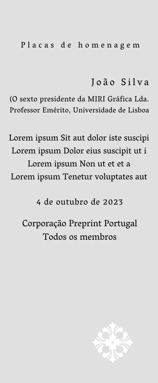 Uma placa de comissionamento de aspeto régio com uma decoração elaborada