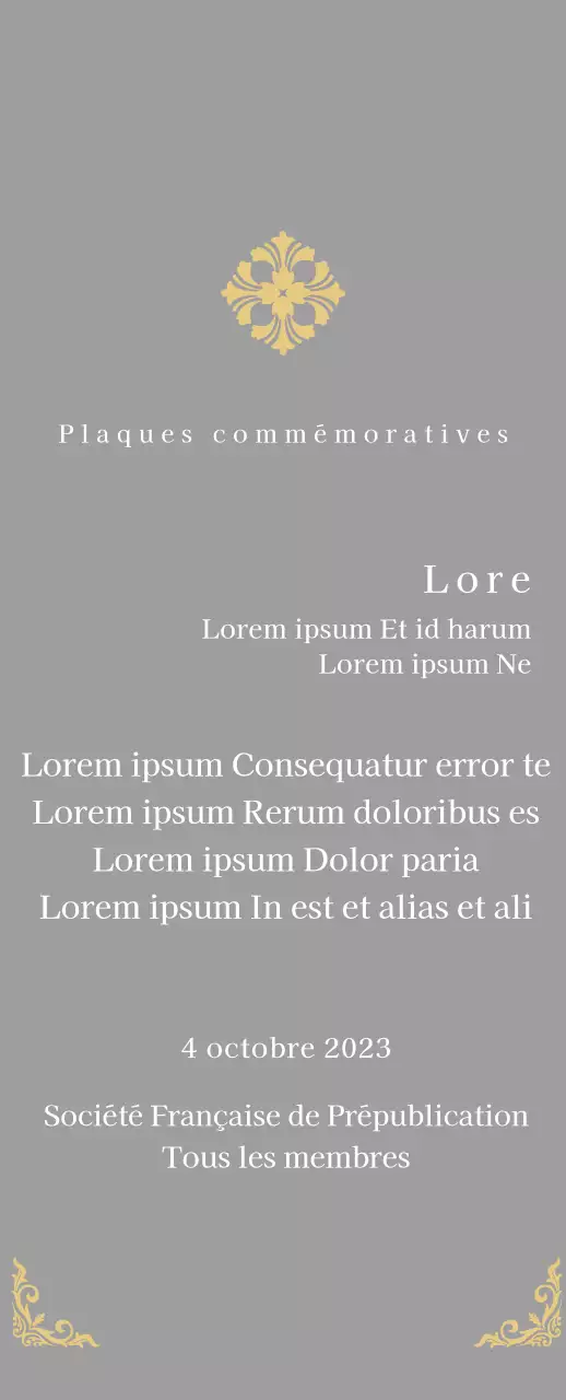 Une plaque de mise en service d'allure royale avec une décoration élaborée