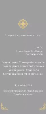 Une plaque de mise en service d'allure royale avec une décoration élaborée