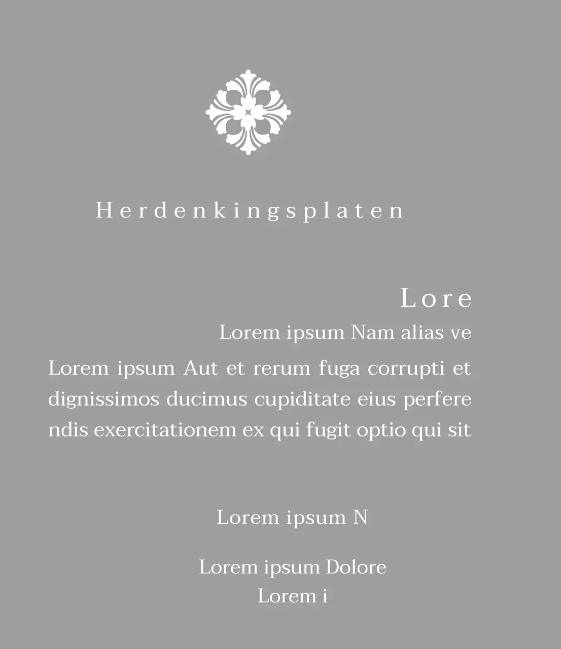 Een vorstelijk uitziende plaquette met uitgebreide decoratie