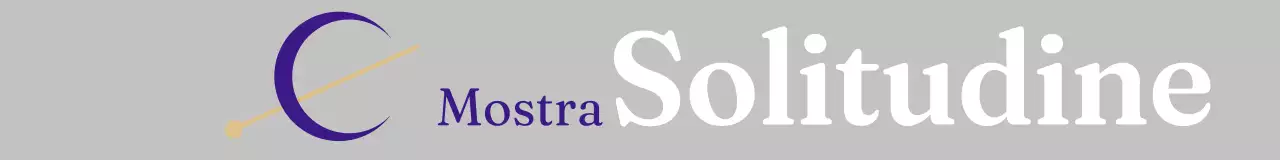 Merchandising espositivo emozionale con luna, stelle cadenti e font serif