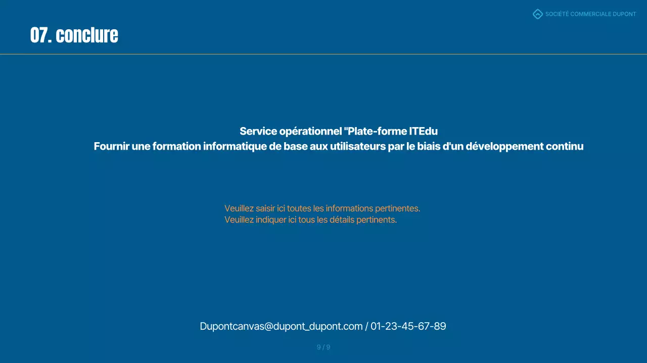 Un simple tableau de bord bleu et orange