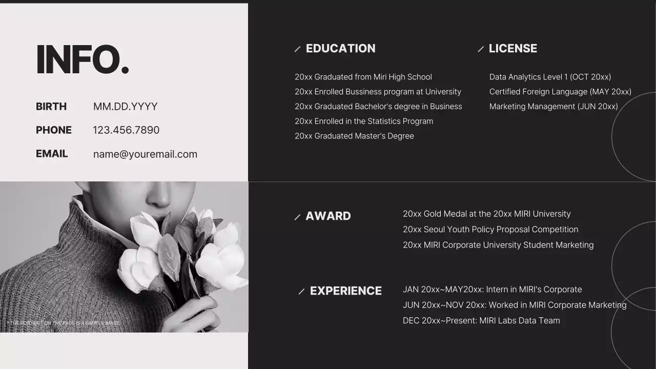 블랙 모던 커리어 포트폴리오 프레젠테이션