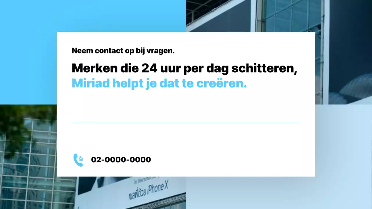 Voorstel voor moderne reclamemedia in lichtblauw