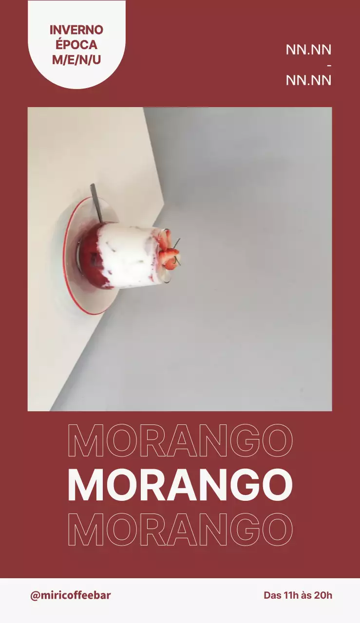 Sinalética de menu sazonal com fotografias e letras de latte de morango num fundo vermelho e branco