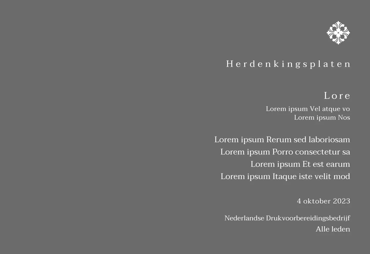 Een vorstelijk uitziende plaquette met uitgebreide decoratie