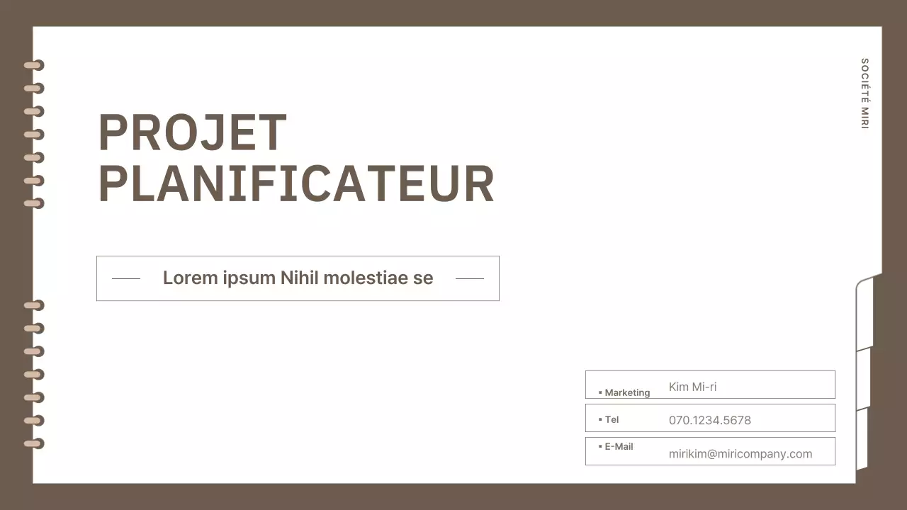 Planificateur d'événements simple et de marque, en marron