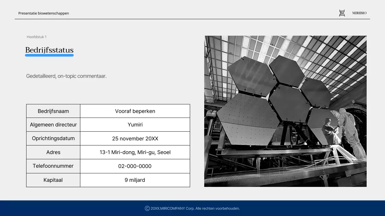 Modern gezondheidszorg- en farmaceutisch bedrijfsprofiel in marineblauw