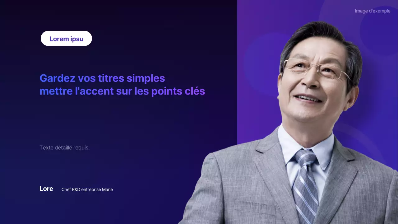 Description simple d'une conférence avec un orateur sur fond violet