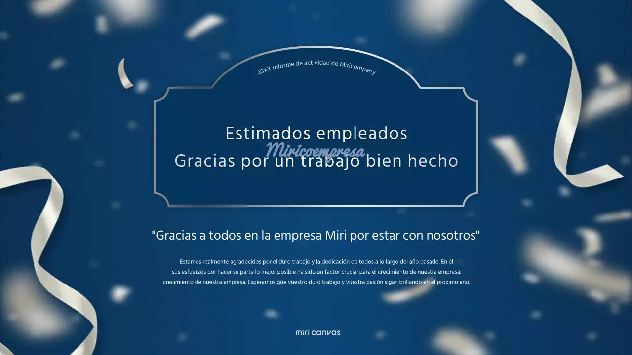 Un lujoso informe de resultados de fin de año en azul marino y plata