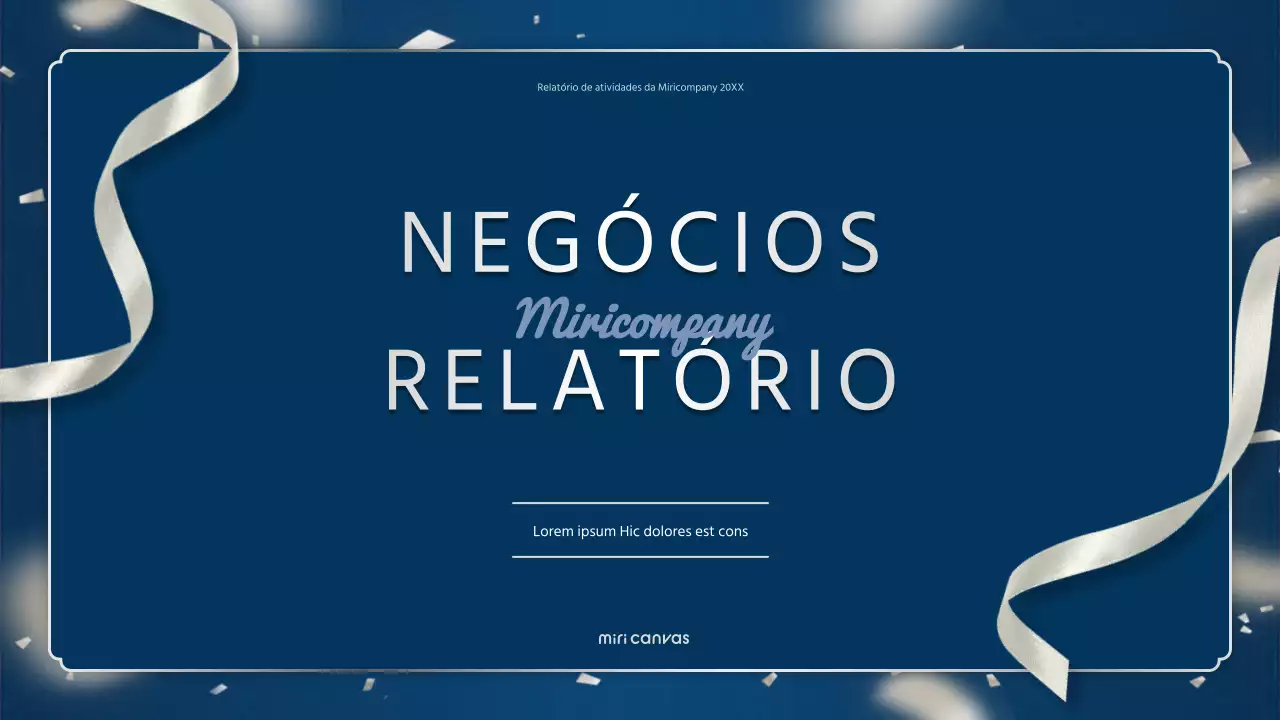 Um luxuoso relatório de desempenho de fim de ano em azul-marinho e prateado
