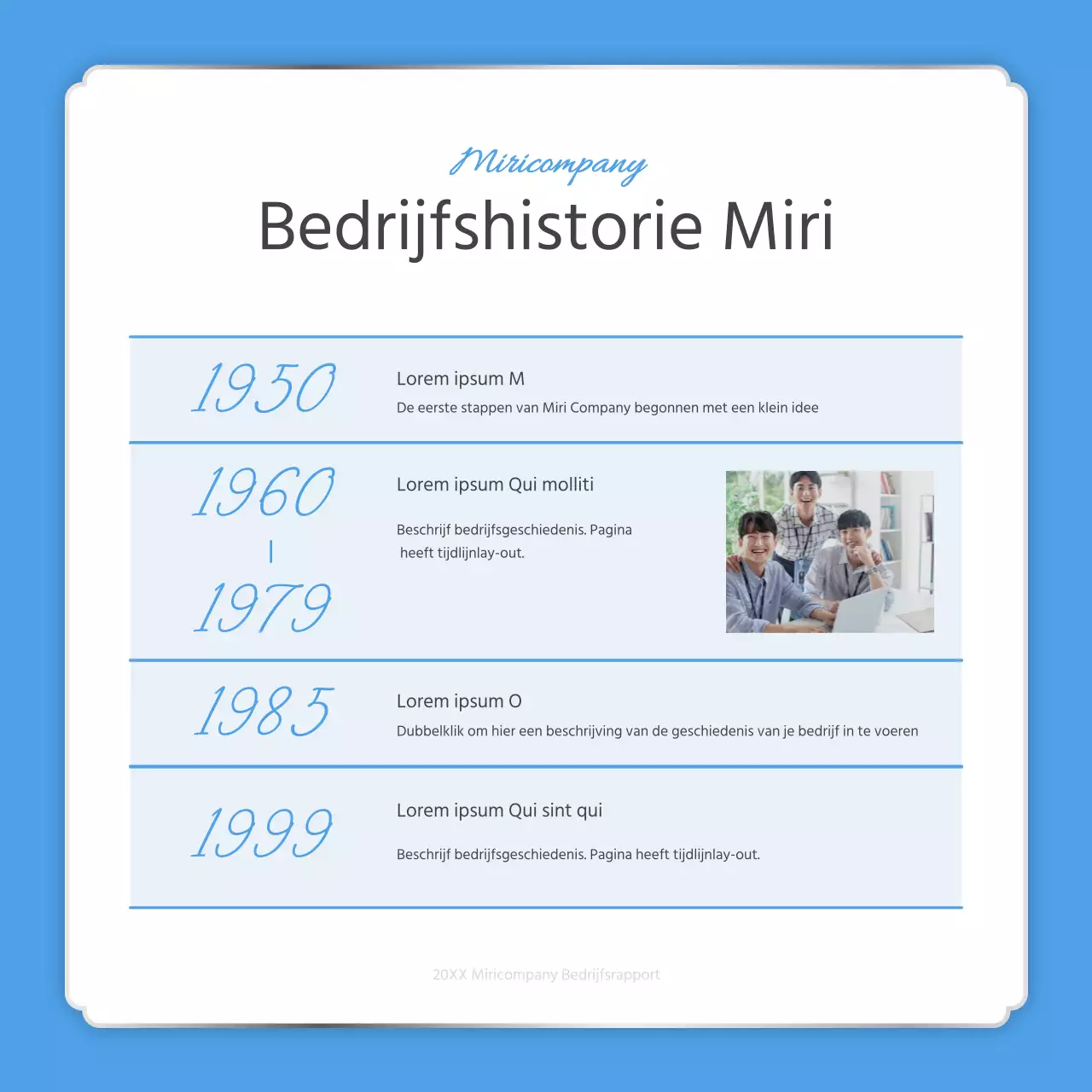 Een eenvoudige eindejaarsrapportage in lichtblauw en wit