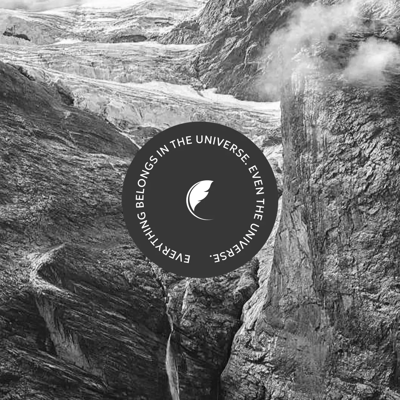 사진과 일러스트를 함께 활용한 디자인