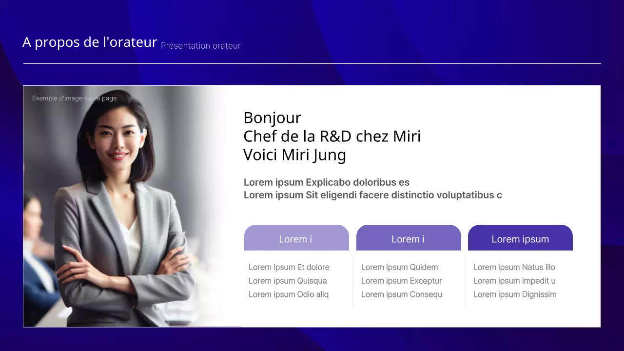 Une présentation de conférence luxueuse en bleu marine