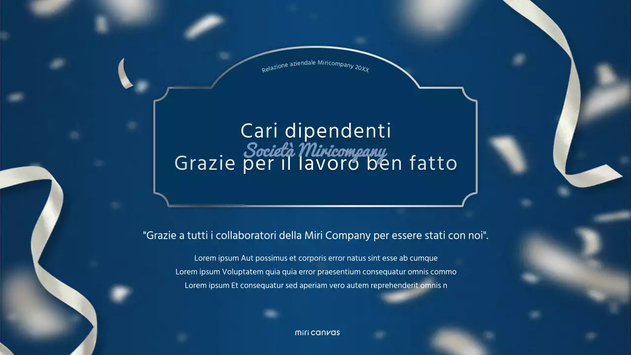 Un lussuoso rapporto sulle prestazioni di fine anno in blu navy e argento